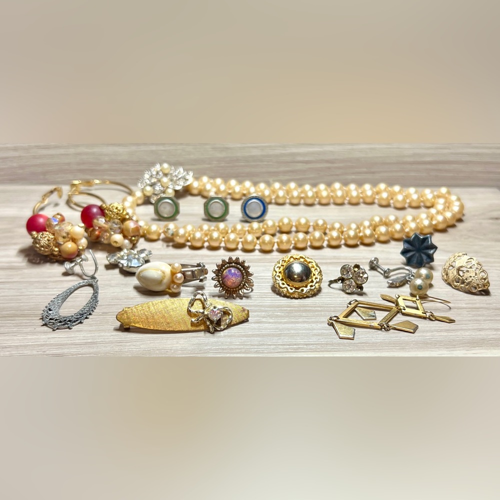Vintage & Antique Junk Draw Jewelry Lot, Craft/Repurpose, Some Wearable